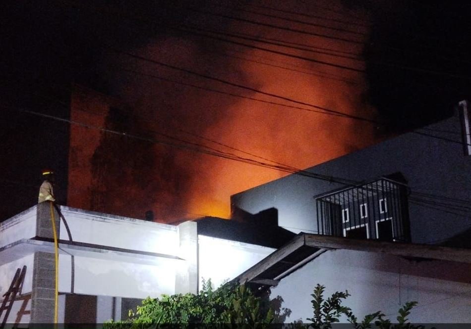 Korsleting Listrik, Ruko di Kobar Diamuk Jago Merah